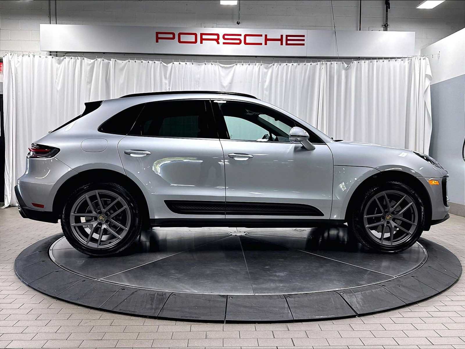 Used 2026 Porsche Macan AWD/4WD image 10