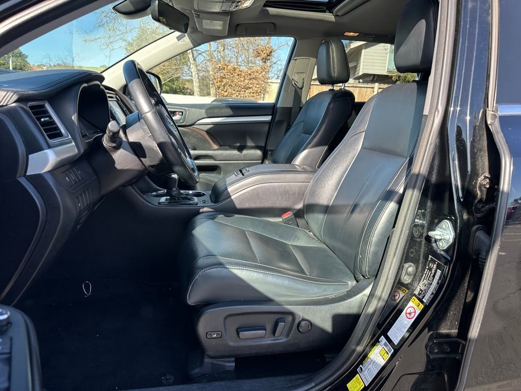 Used 2017 Toyota Highlander XLE image 10