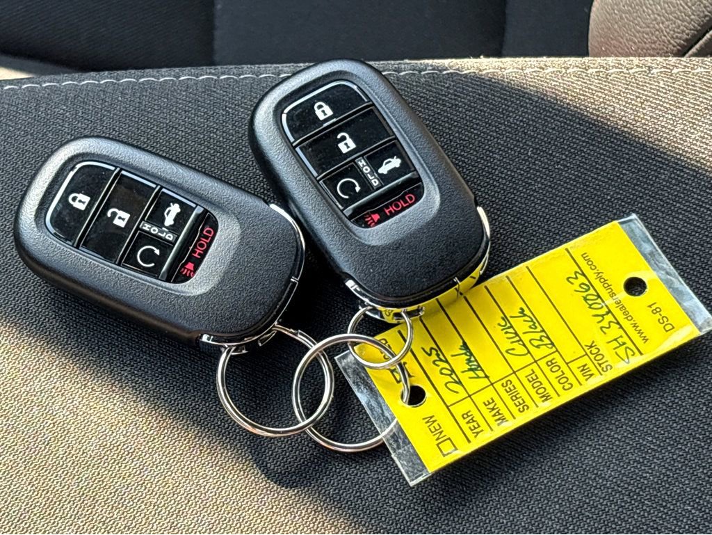 Used 2025 Honda Civic Sport image 26