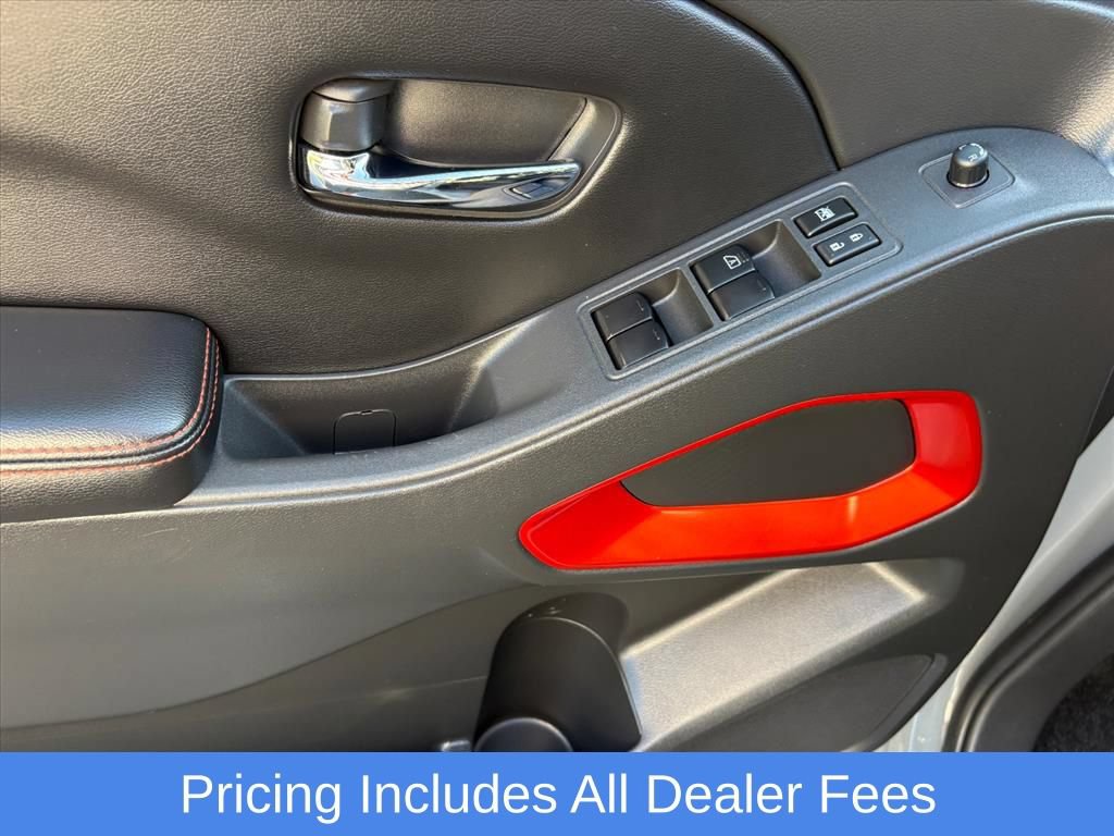 Used 2025 Nissan Frontier PRO-4X w/ Pro Convenience Package AWD/4WD image 24