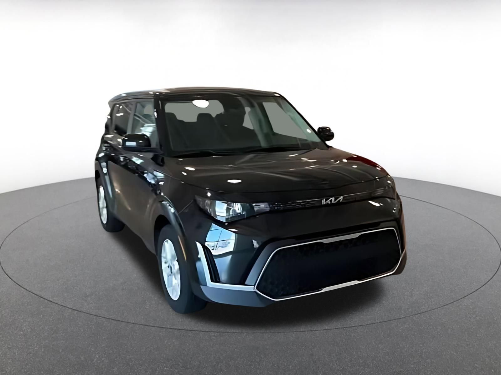 Used 2025 Kia Soul LX w/ LX Technology Package FWD image 15