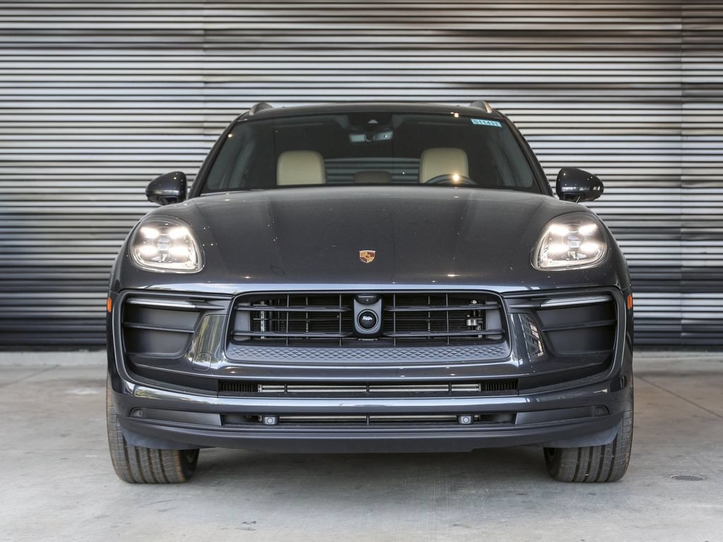 Certified 2026 Porsche Macan AWD/4WD image 10