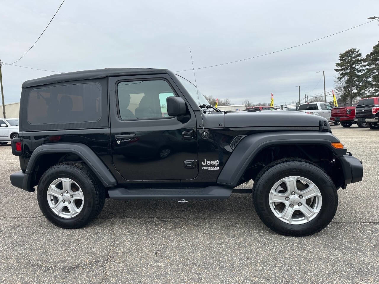 Used 2018 Jeep Wrangler Sport image 15