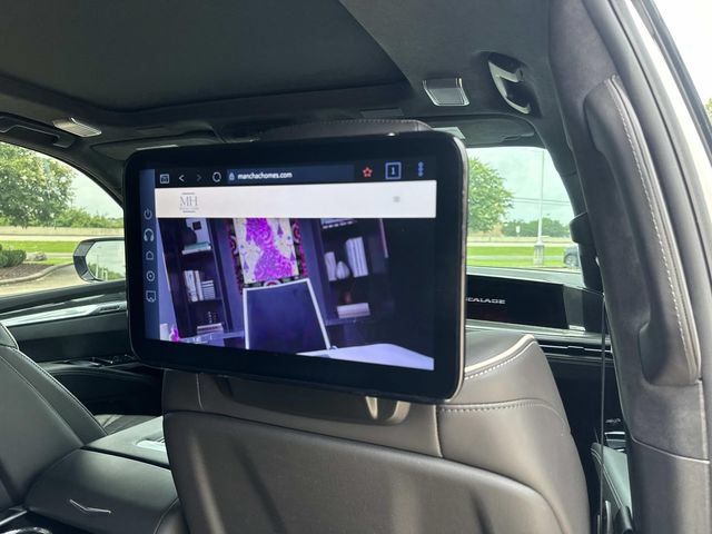 Used 2025 Cadillac Escalade V AWD/4WD image 11