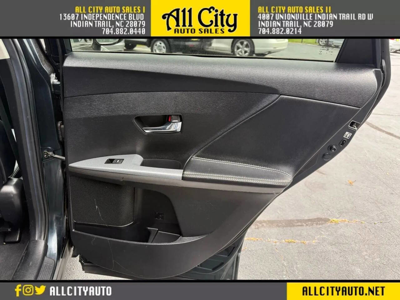 Used 2013 Toyota Venza XLE image 16