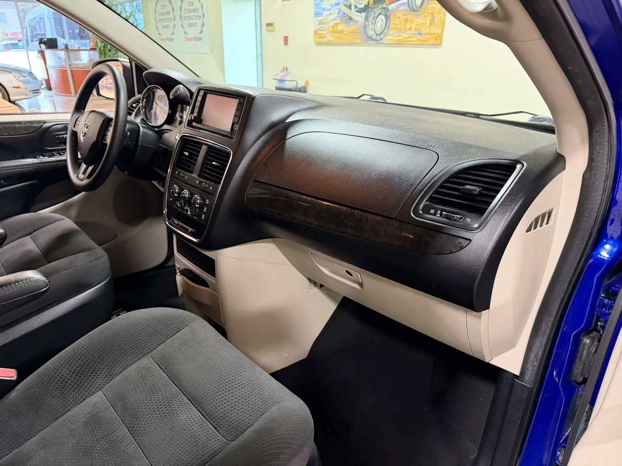 Used 2019 Dodge Grand Caravan SE FWD image 28