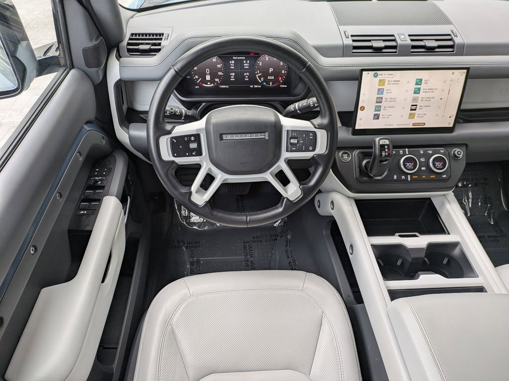 Used 2025 Land Rover Defender 110 S image 17