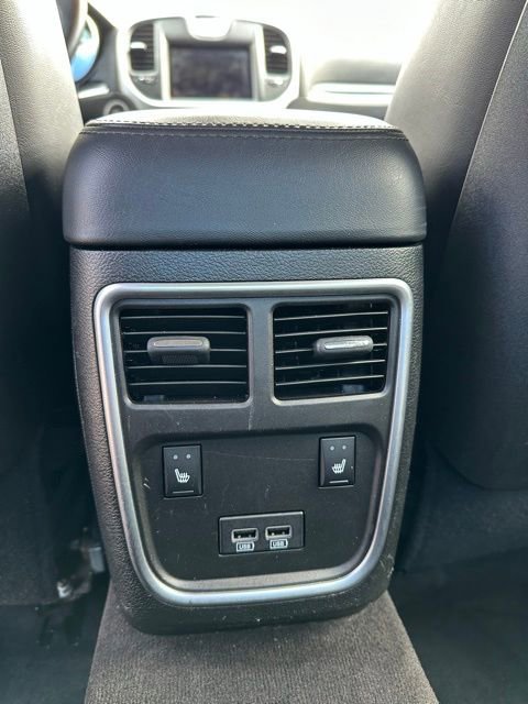 Used 2018 Chrysler 300 Limited image 20