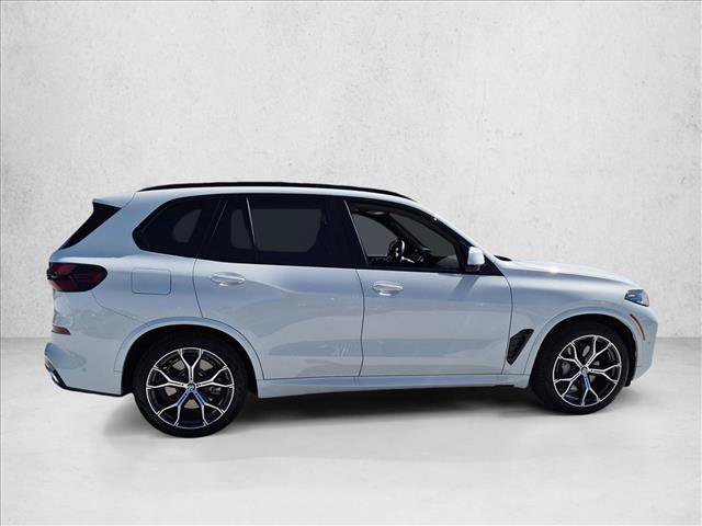 Certified 2026 BMW X5 xDrive50e w/ M Sport Package AWD/4WD image 4
