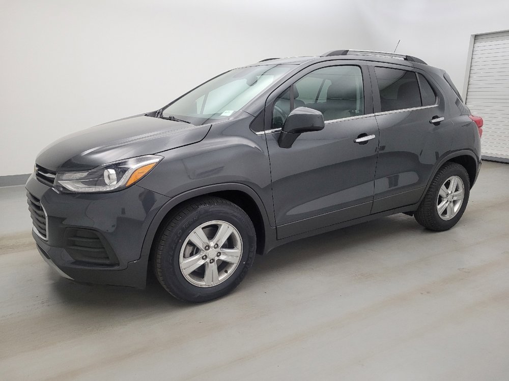 Used 2019 Chevrolet Trax LT w/ Sun & Sound Package FWD image 2
