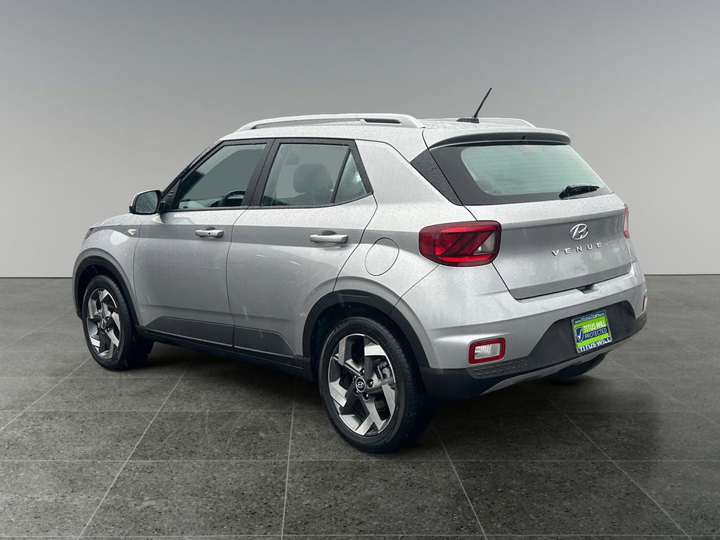 Used 2025 Hyundai Venue SEL image 5