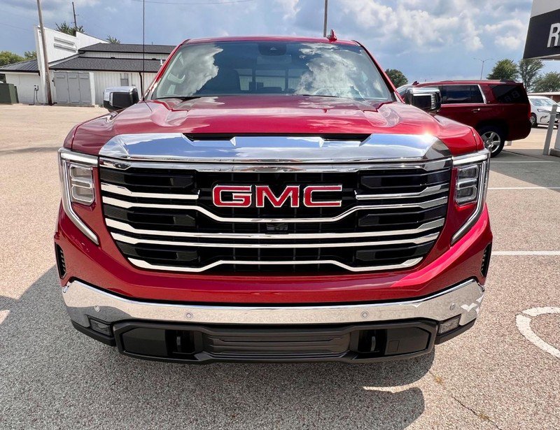 New 2026 GMC Sierra 1500 SLT w/ SLT Premium Plus Package image 2