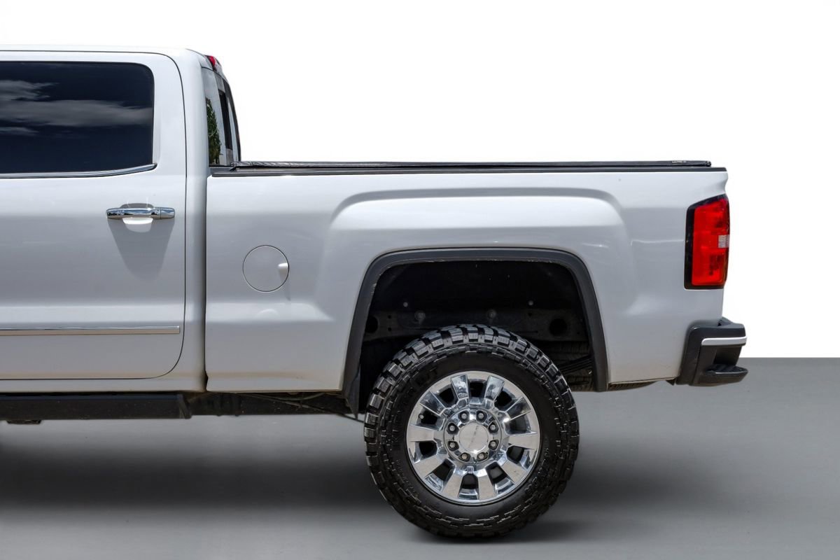 Used 2015 GMC Sierra 2500 Denali w/ Duramax Plus Package AWD/4WD image 11