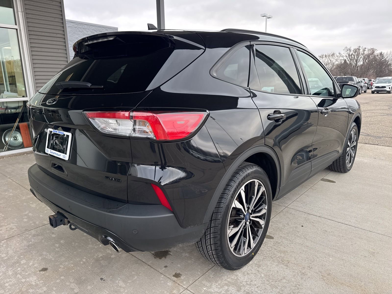 Certified 2022 Ford Escape SEL w/ SEL Stealth AWD Package image 8