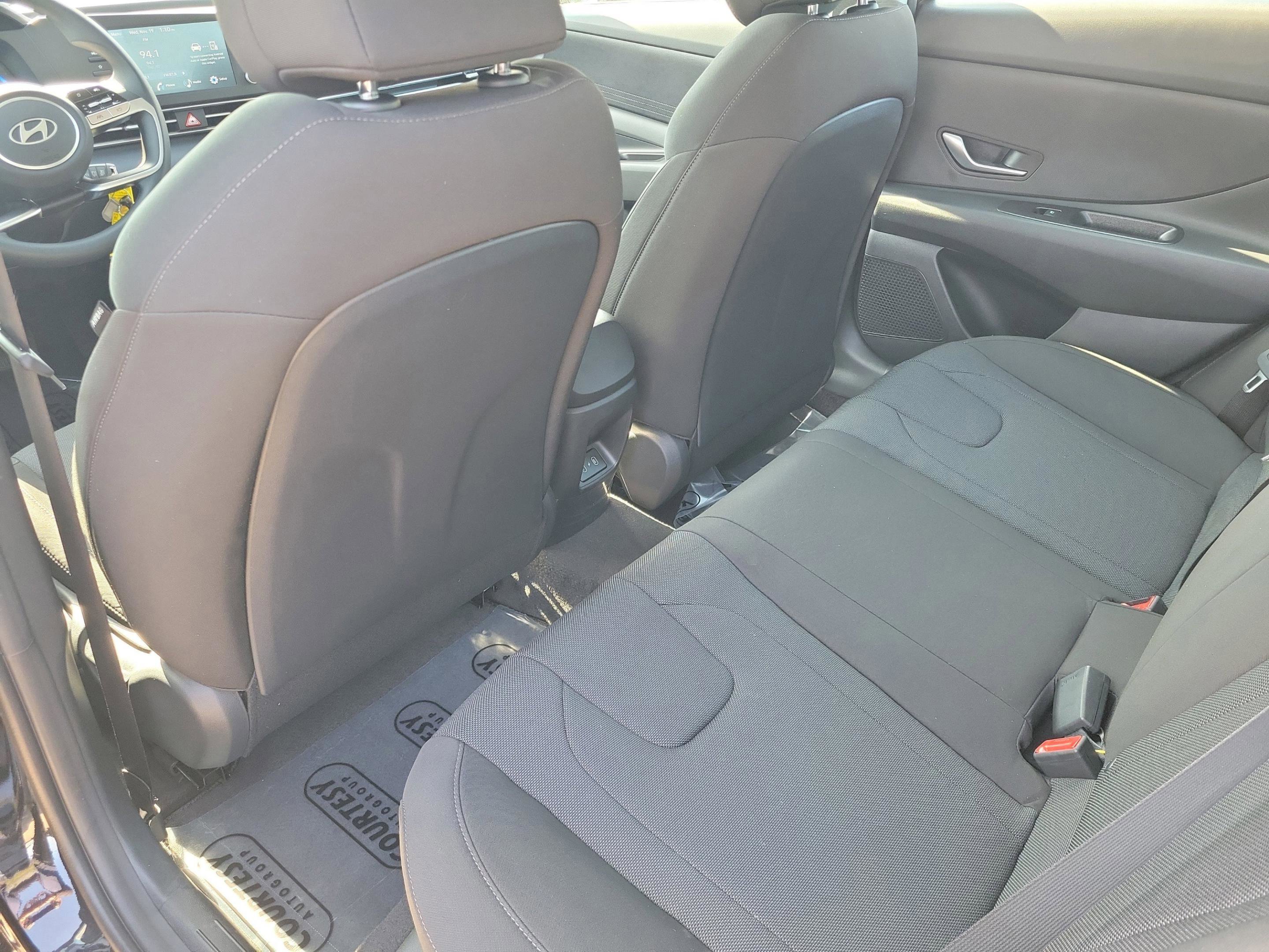 New 2026 Hyundai Elantra SE image 7