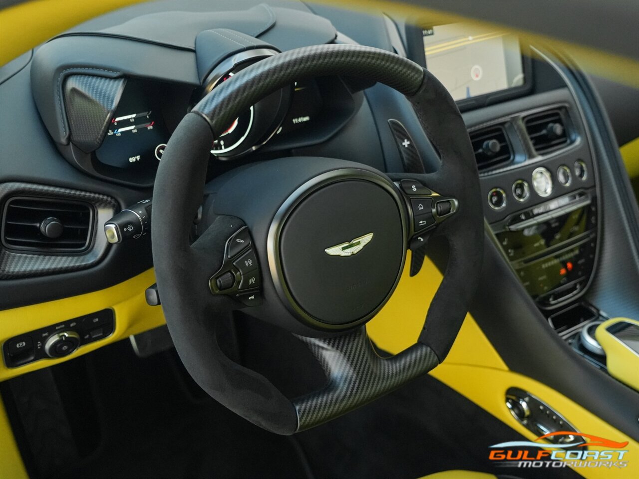 Used 2023 Aston Martin DBS Coupe RWD image 33