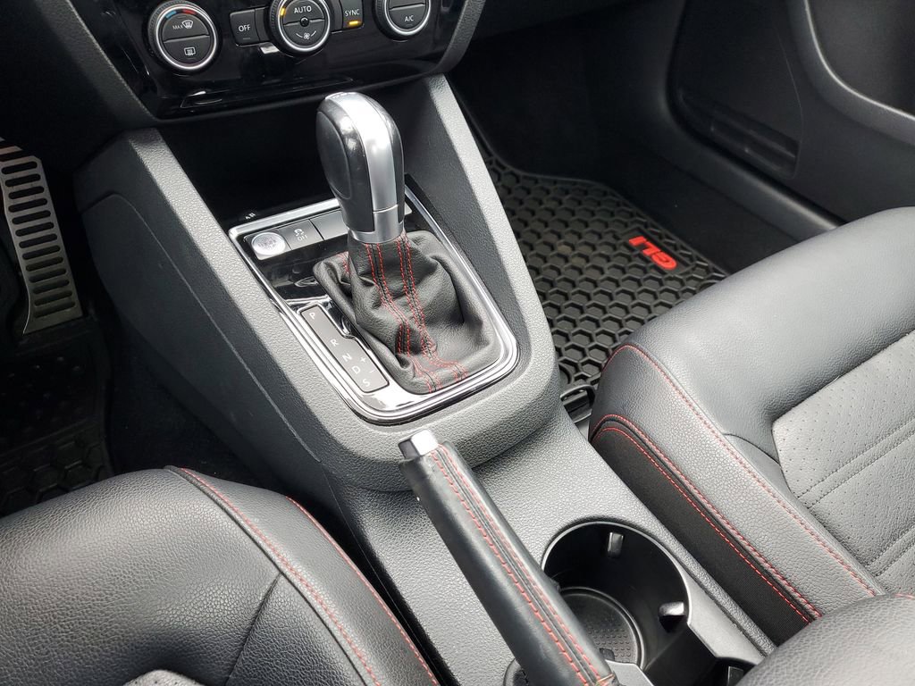 Used 2016 Volkswagen Jetta GLI SEL image 29