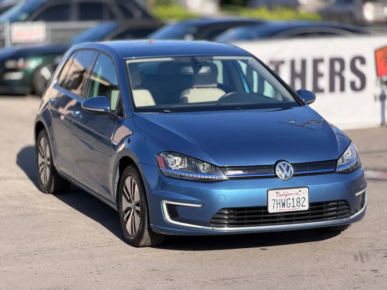 Used 2015 Volkswagen e-Golf SEL Premium FWD image 3