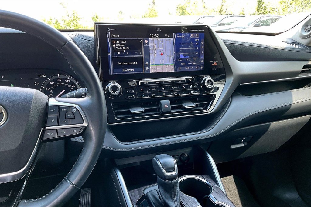 Used 2021 Toyota Highlander Limited w/ Protection Package #3 (TMS) AWD/4WD image 8