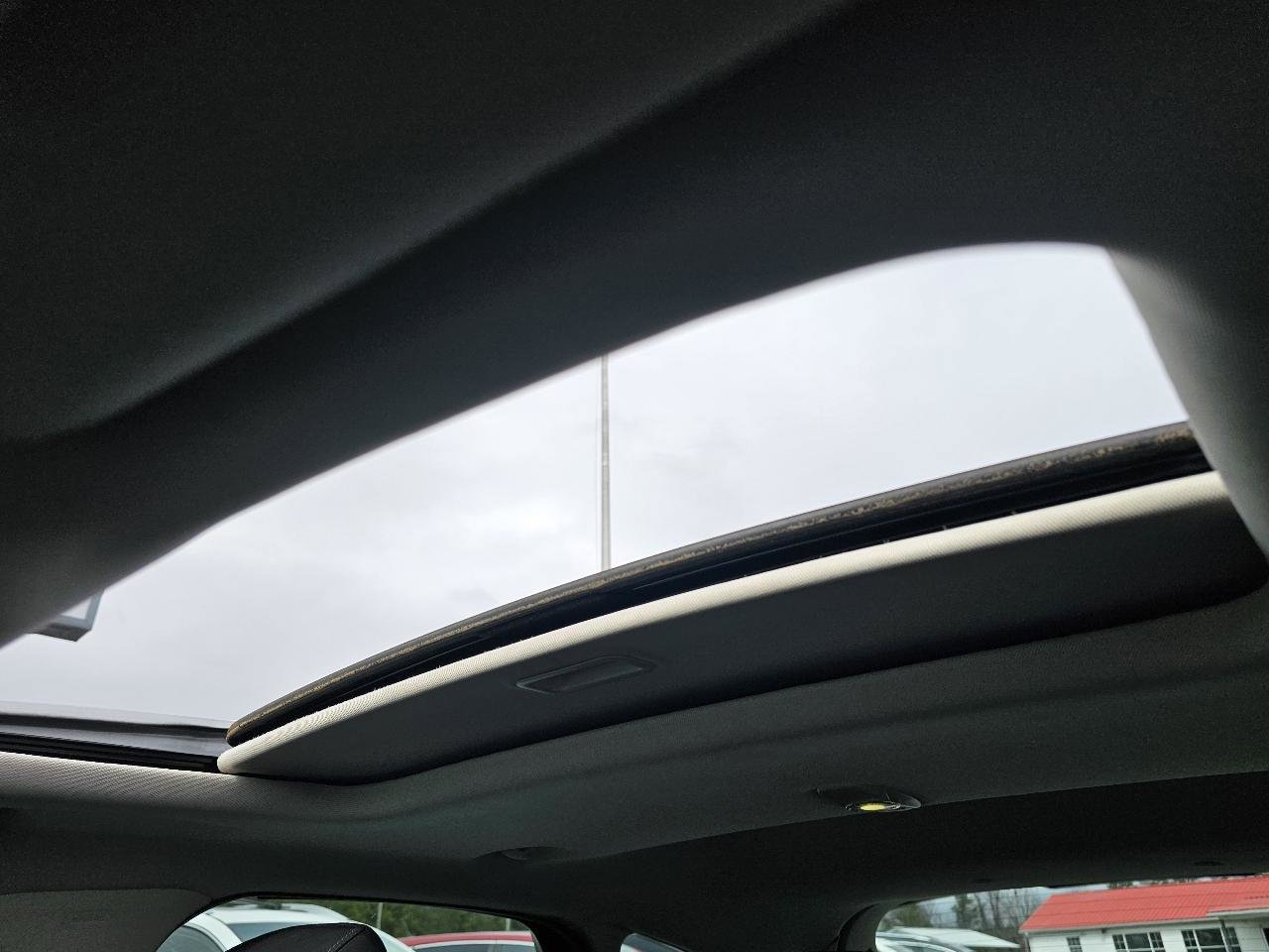Used 2016 Ford Focus SE image 16