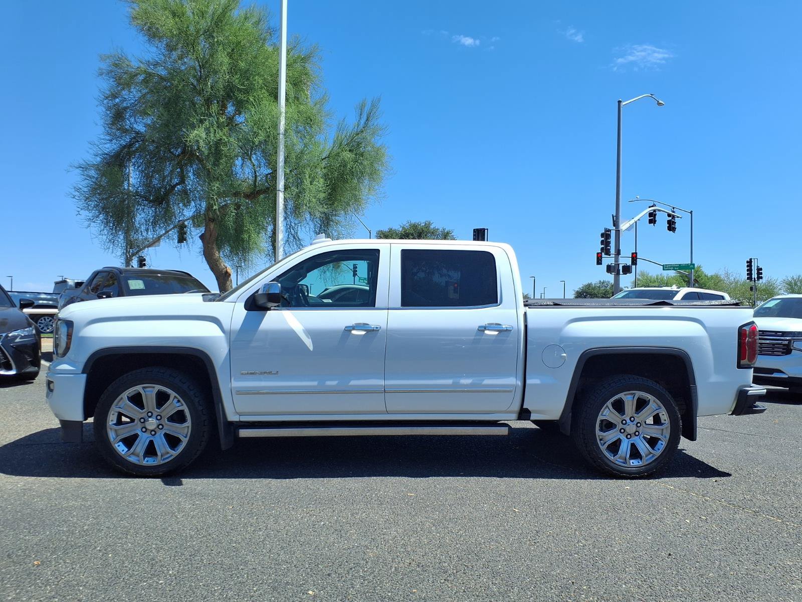 Used 2018 GMC Sierra 1500 Denali w/ Denali Ultimate Package AWD/4WD image 10