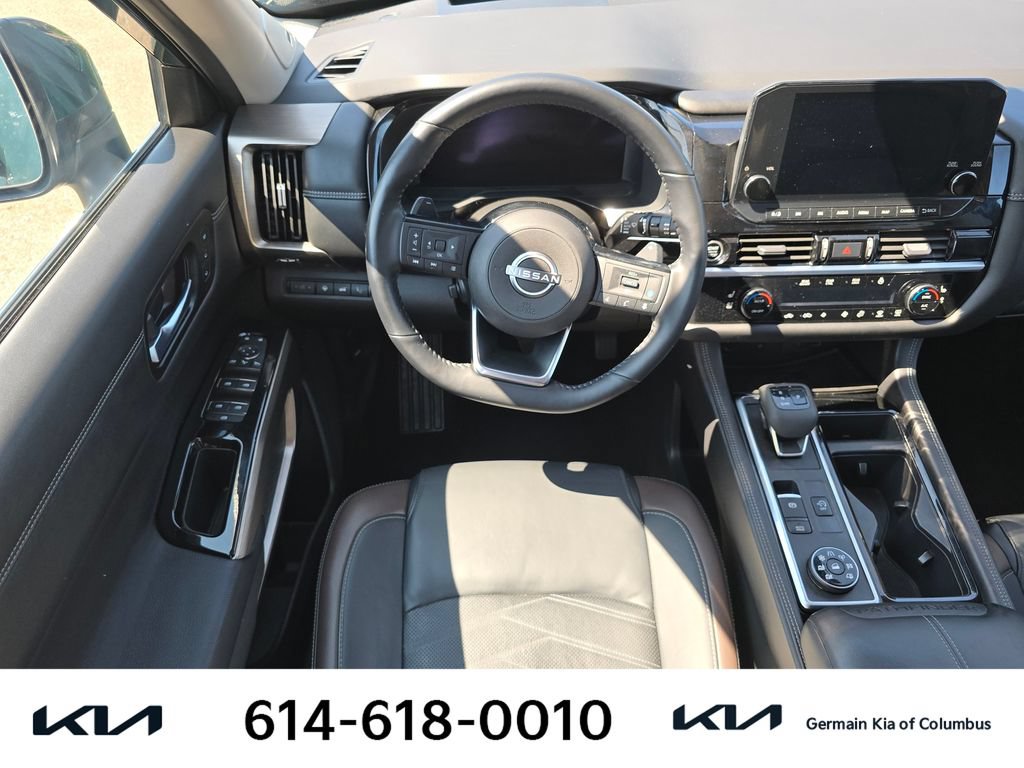 Used 2023 Nissan Pathfinder Platinum AWD/4WD image 16