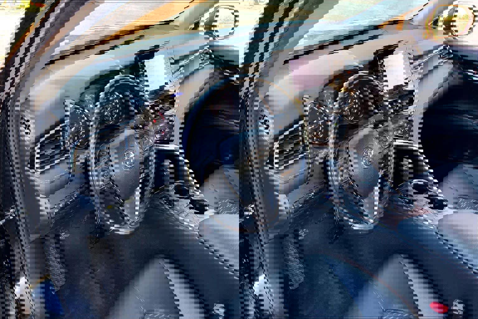 Used 2024 Toyota Camry SE image 16