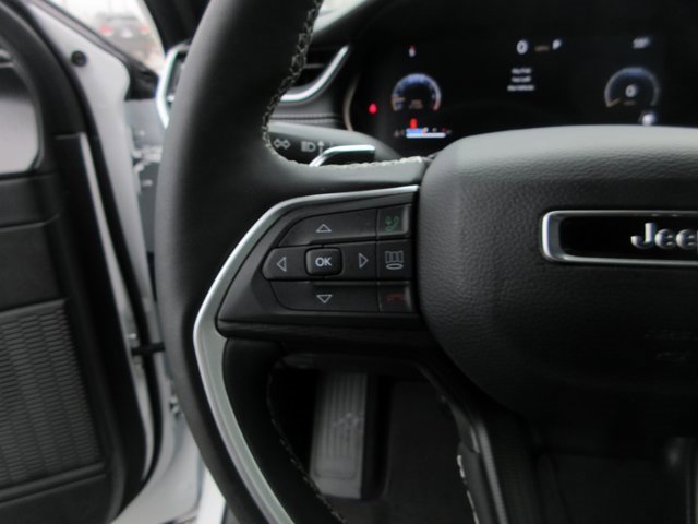 Used 2024 Jeep Grand Cherokee Laredo X w/ Luxury Tech Group I image 16