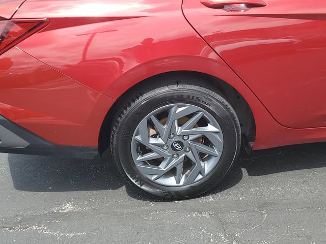 Certified 2024 Hyundai Elantra SEL FWD image 5