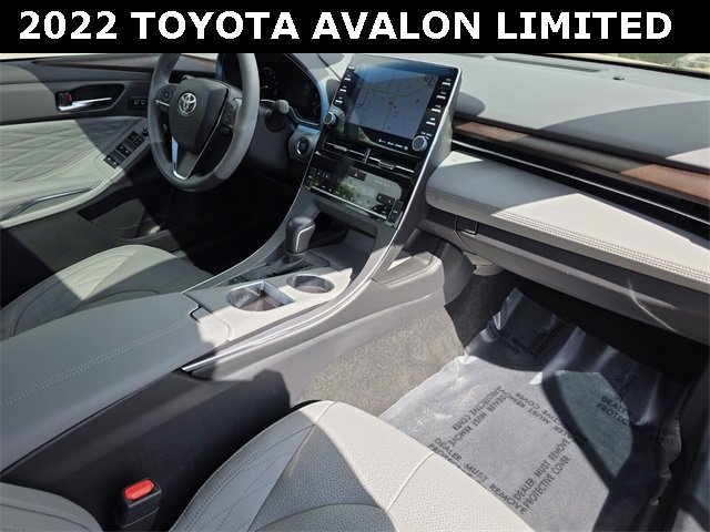 Used 2022 Toyota Avalon Limited image 9
