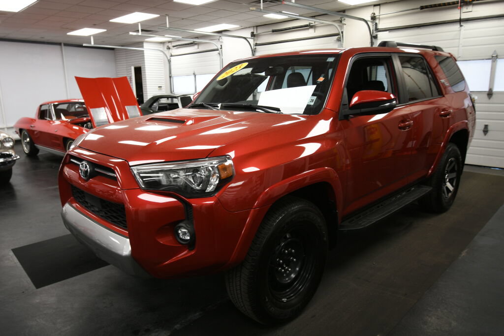 Certified 2023 Toyota 4Runner TRD Off-Road Premium w/ Moonroof Package AWD/4WD image 4