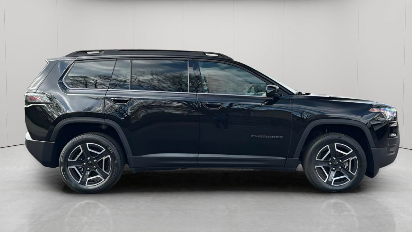 New 2026 Jeep Cherokee Laredo AWD/4WD image 3