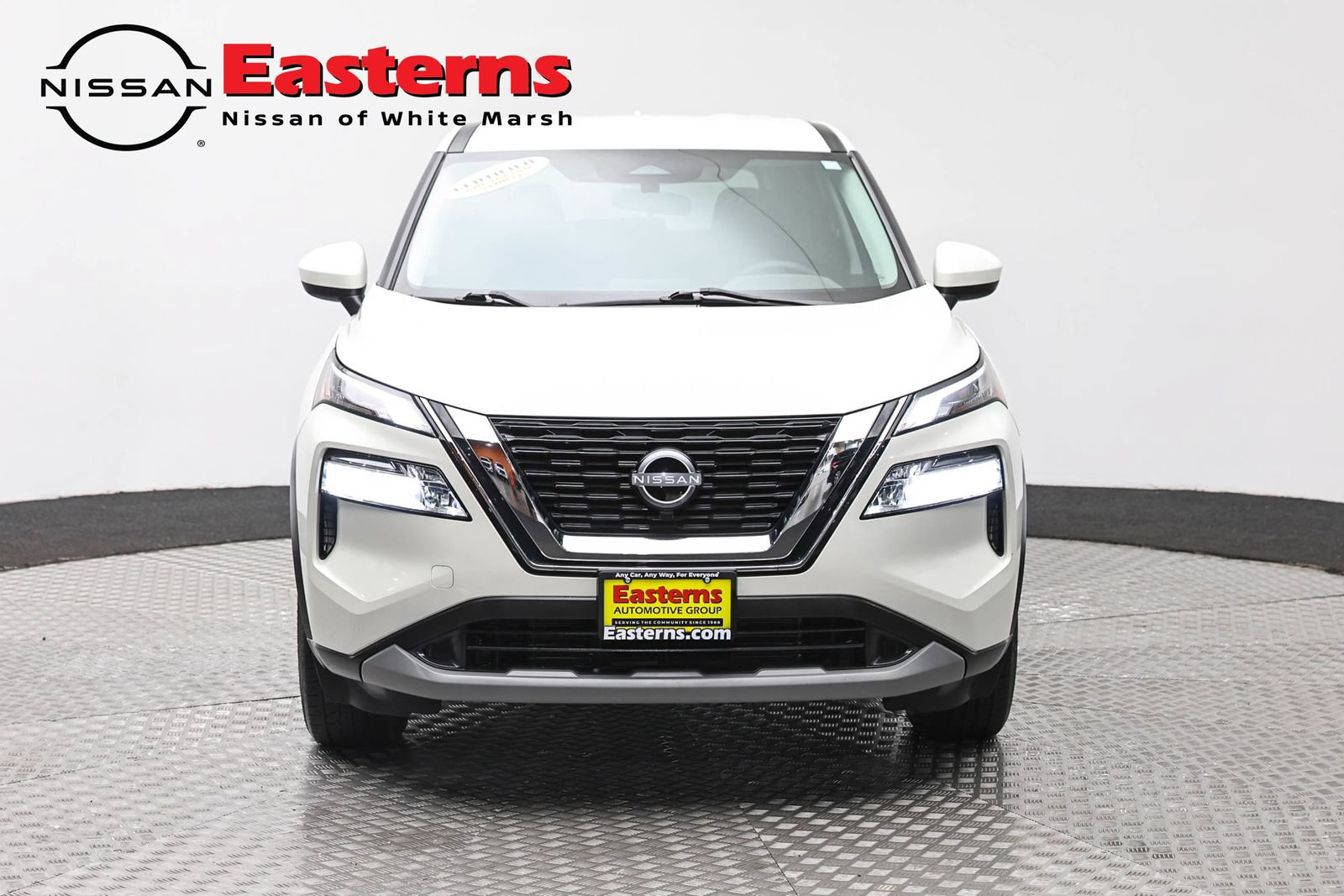 Used 2023 Nissan Rogue SV AWD/4WD image 2