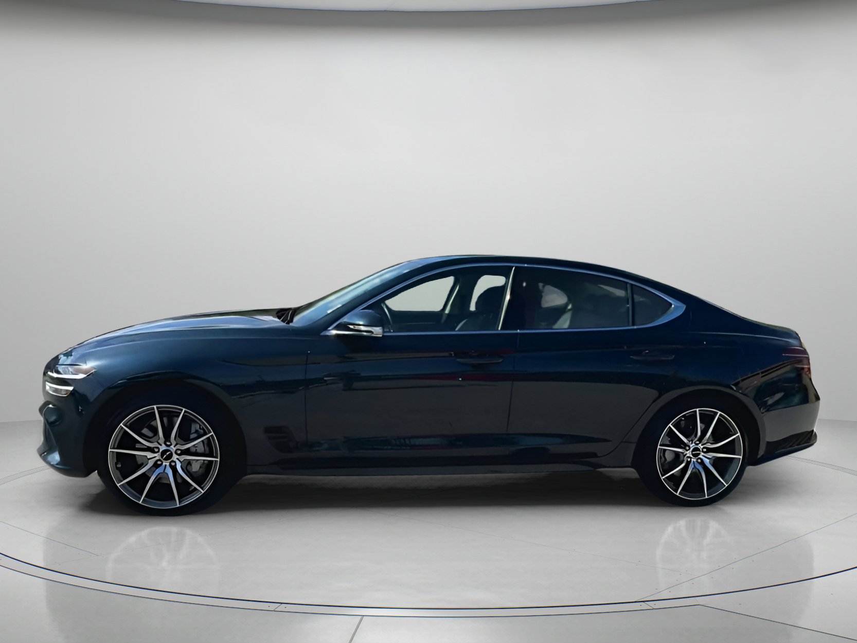 Used 2025 Genesis G70 2.5T image 15