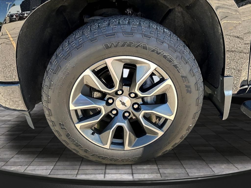 Used 2022 Chevrolet Silverado 1500 RST AWD/4WD image 37