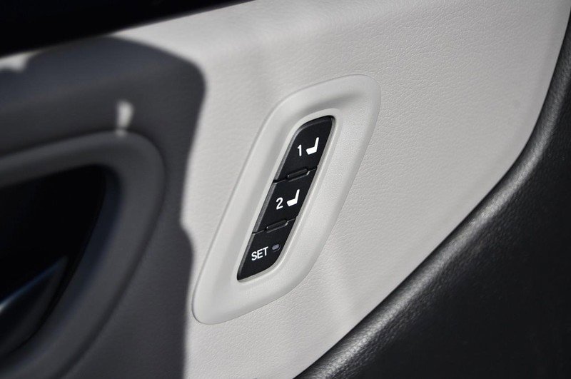 New 2025 Honda Pilot Touring image 9