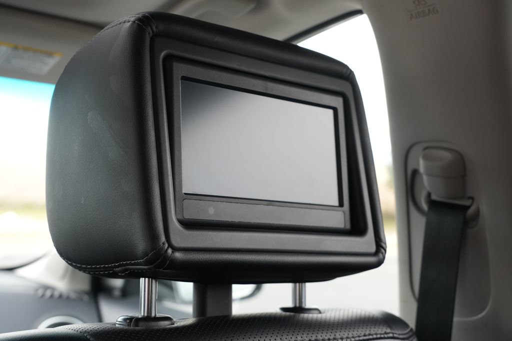 Used 2016 Nissan Pathfinder Platinum w/ Family Entertainment Package FWD image 21