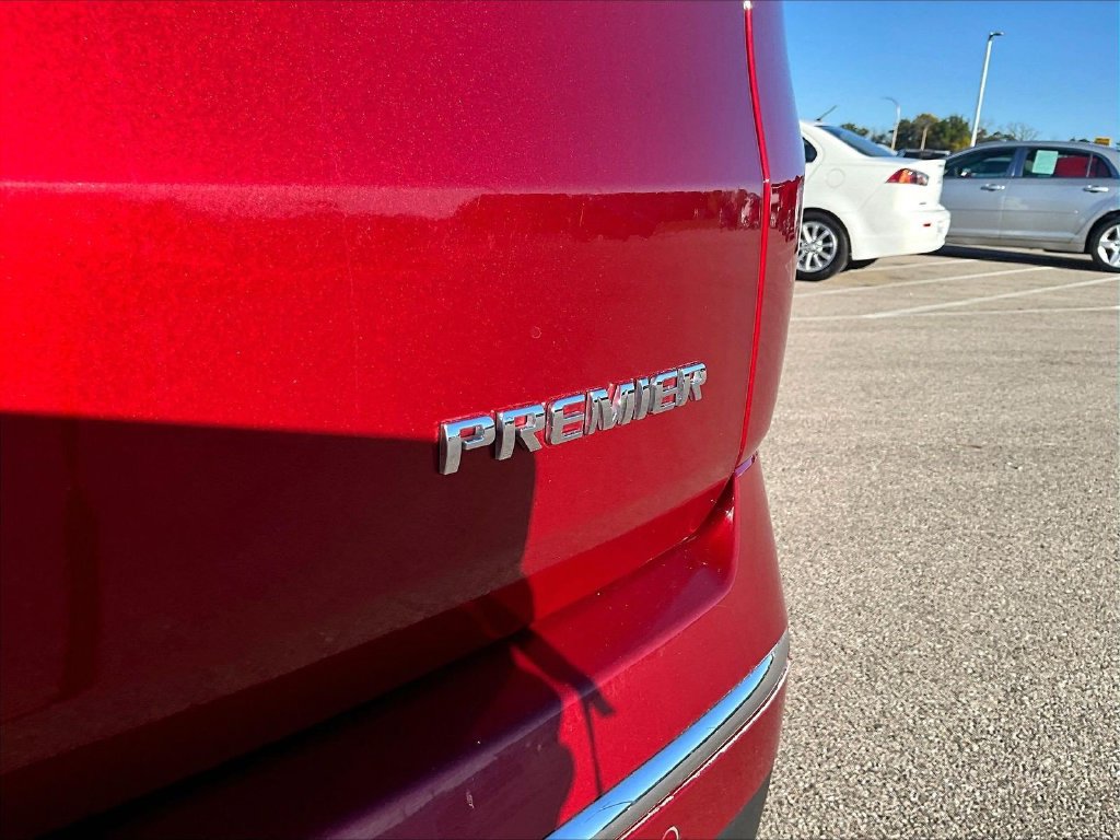 Used 2022 Chevrolet Traverse Premier AWD/4WD image 26