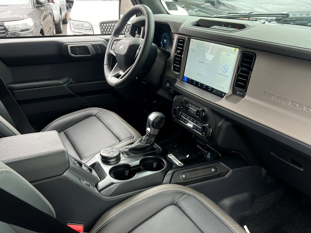 New 2025 Ford Bronco Outer Banks image 9