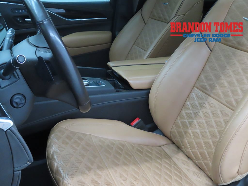 Used 2023 Cadillac Escalade Sport AWD/4WD image 9