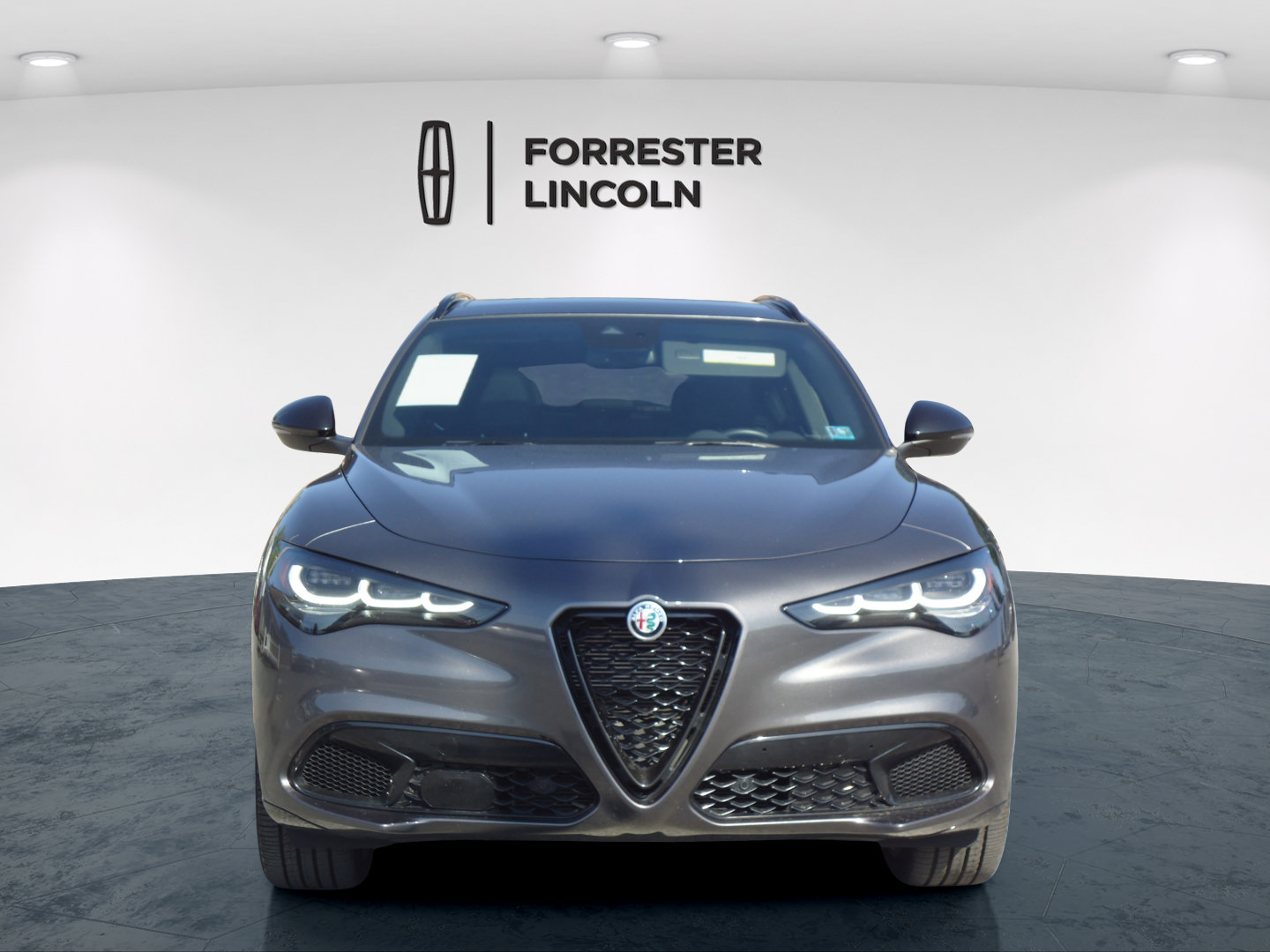 Used 2024 Alfa Romeo Stelvio Veloce AWD/4WD image 8