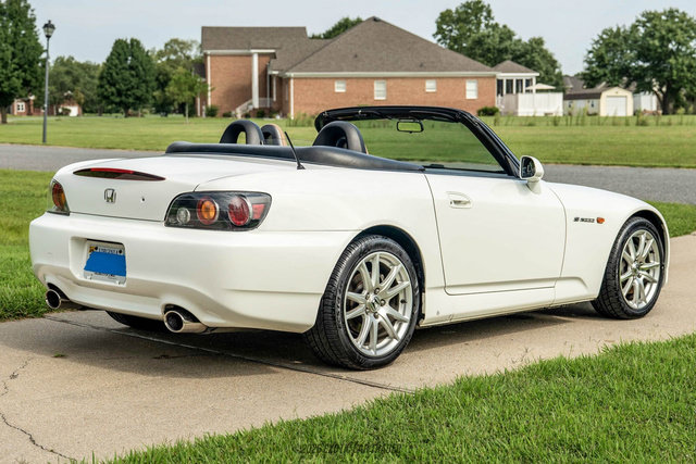 Used 2004 Honda S2000 image 8