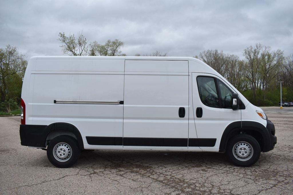 Used 2025 RAM ProMaster 2500 w/ Convenience Group FWD image 9