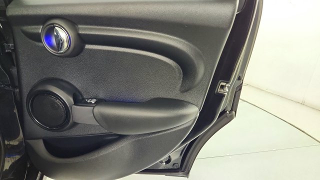 Used 2020 MINI Cooper 4-Door Hardtop FWD image 26