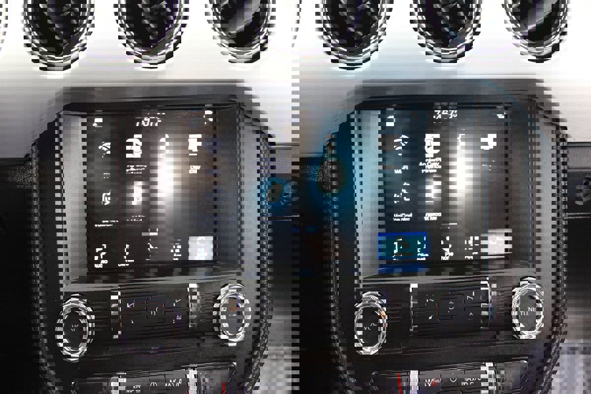 Used 2017 Ford Mustang Premium image 22