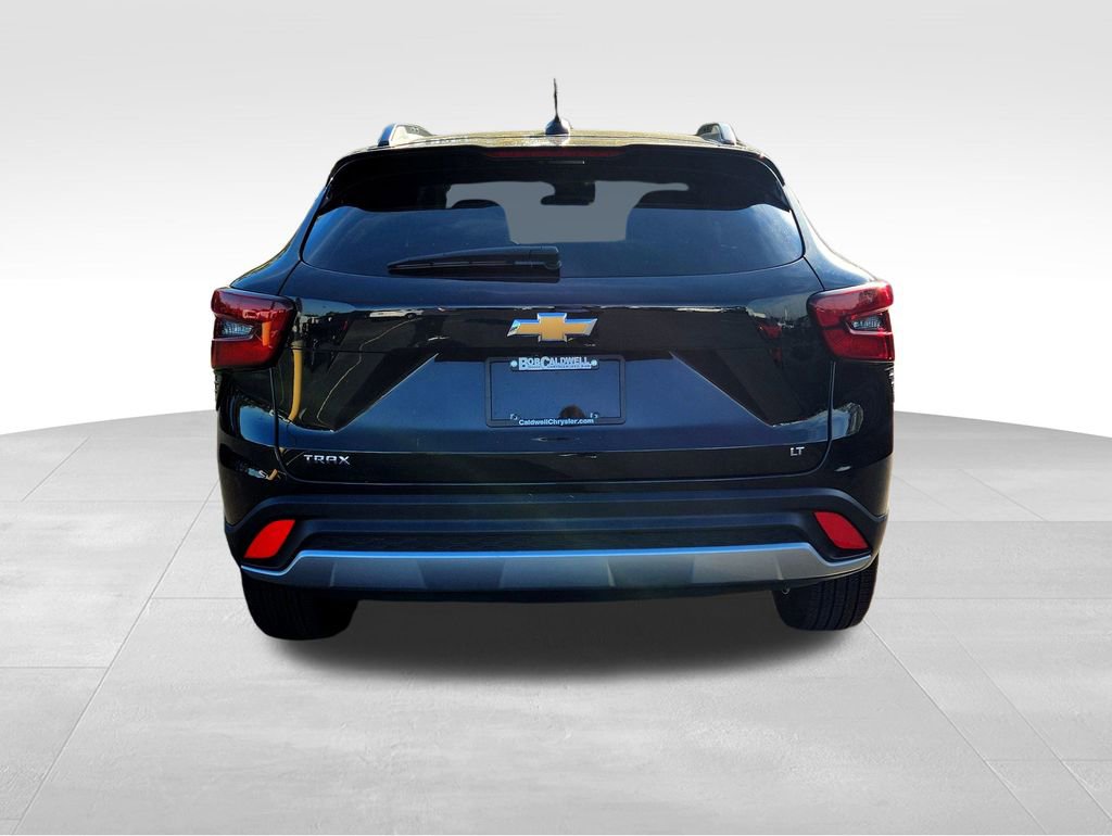 Used 2024 Chevrolet Trax LT image 6