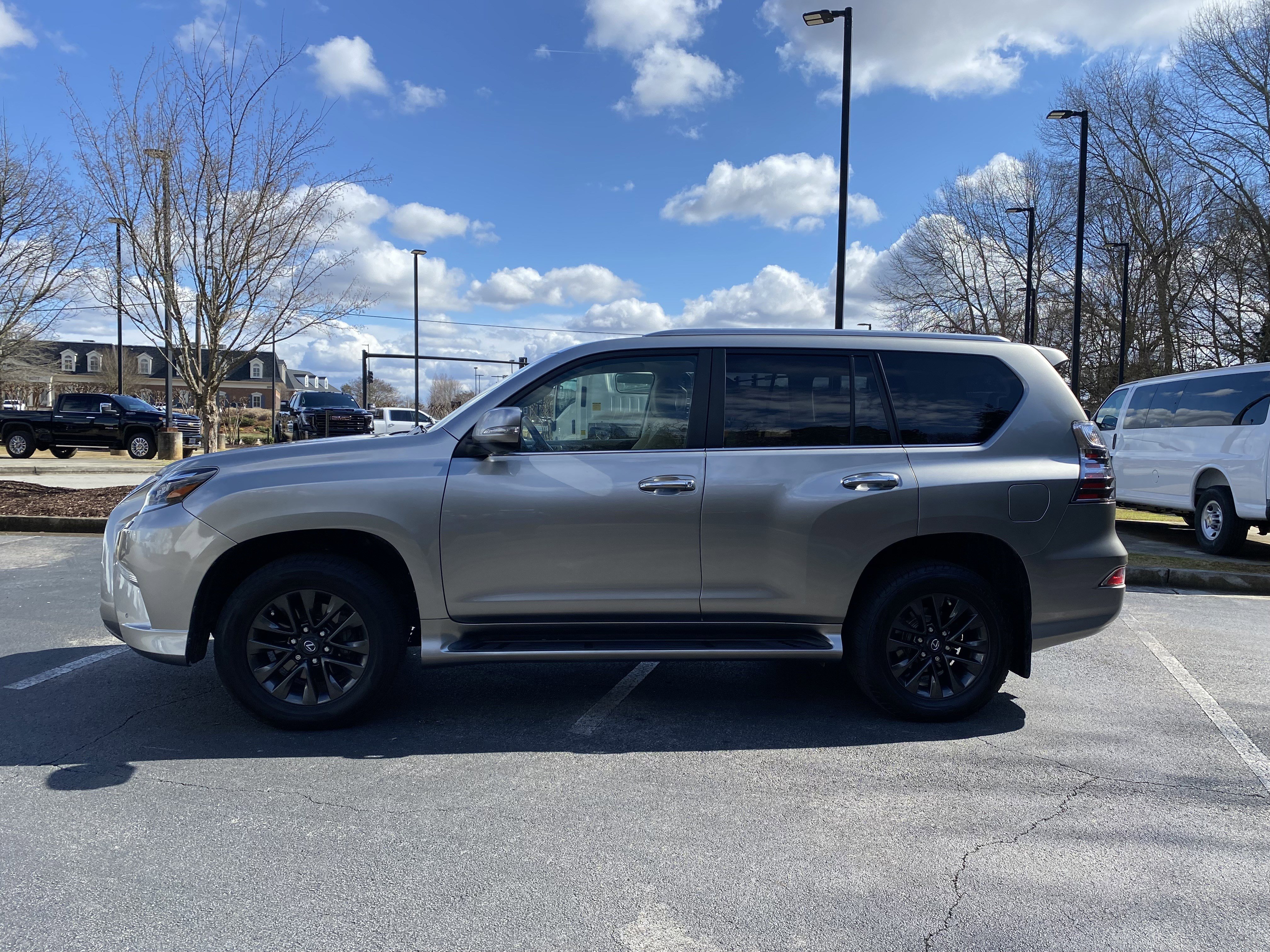 Used 2020 Lexus GX 460 Premium w/ Premium Package image 6
