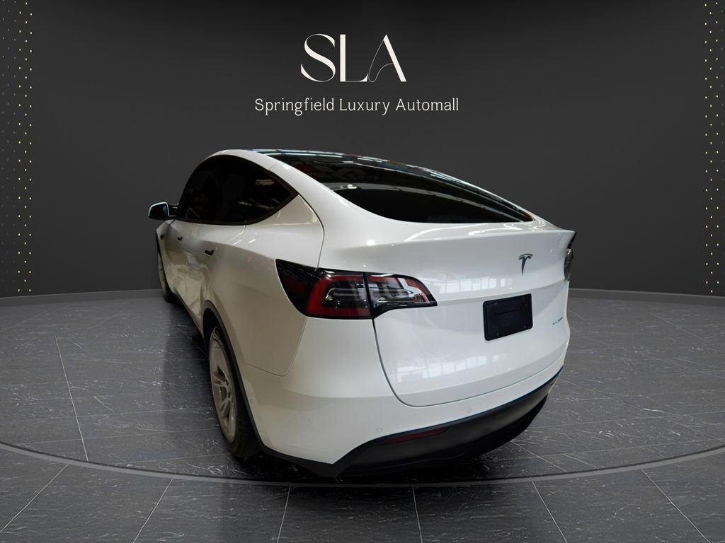 Used 2022 Tesla Model Y Long Range image 8