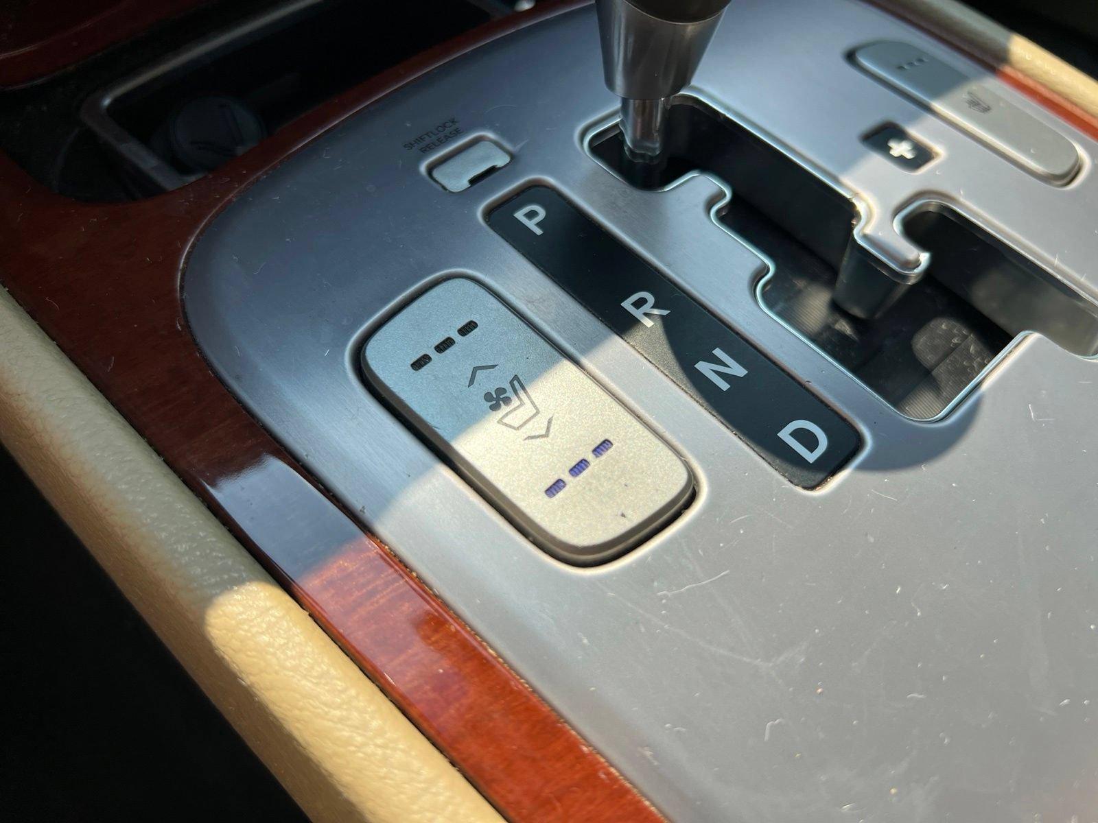 Used 2012 Hyundai Genesis 4.6 RWD image 21