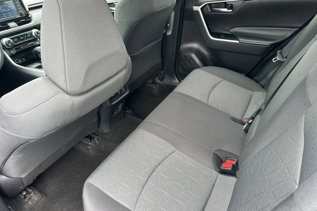 Used 2022 Toyota RAV4 XLE w/ Convenience Package FWD image 16